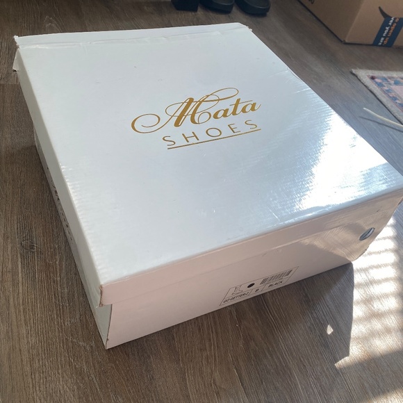 GO GETTER2 Mata Black Leather Zip-Up Mid-Ankle Boots - Picture 10 of 10